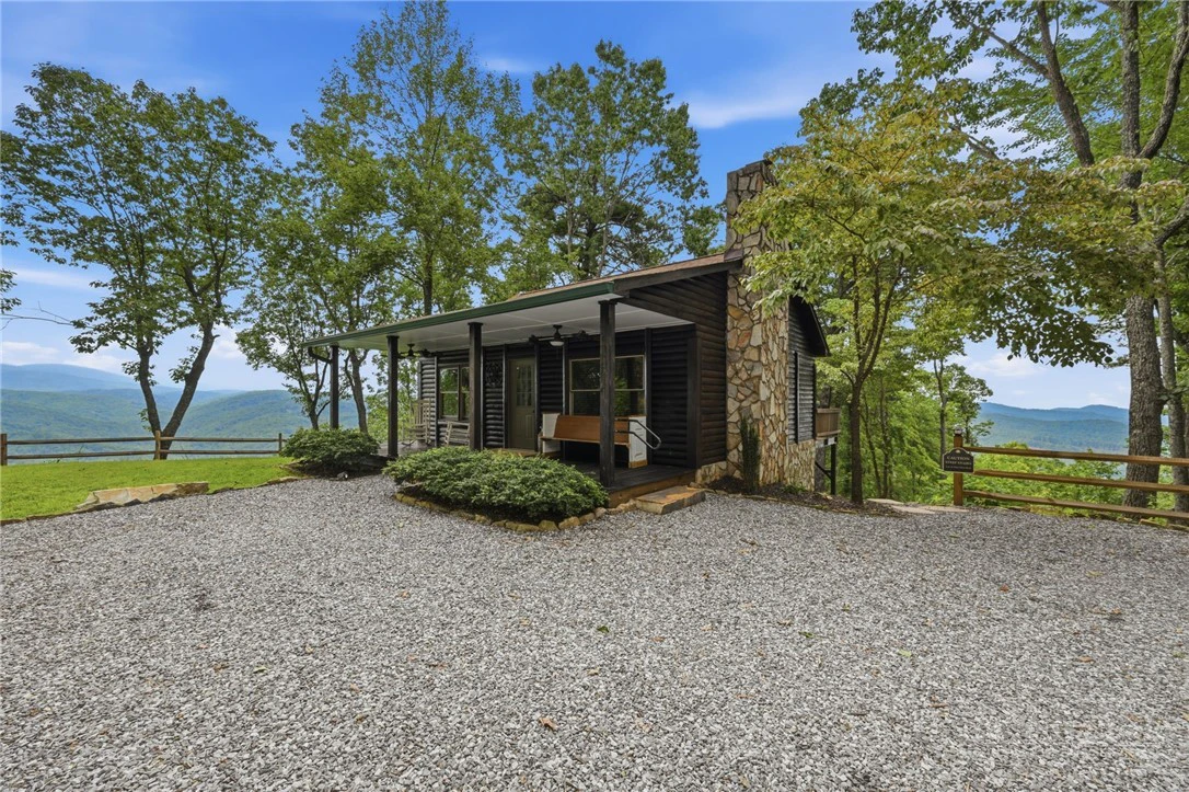 Image number 1 for the current listing