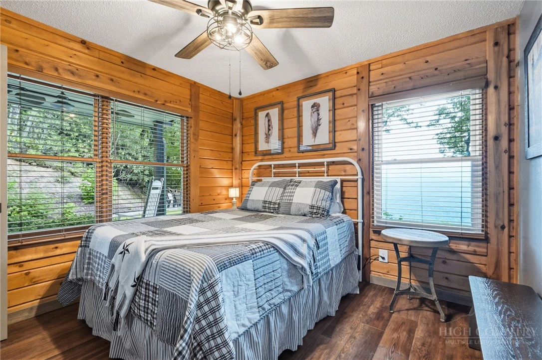 Image number 12 for the current listing