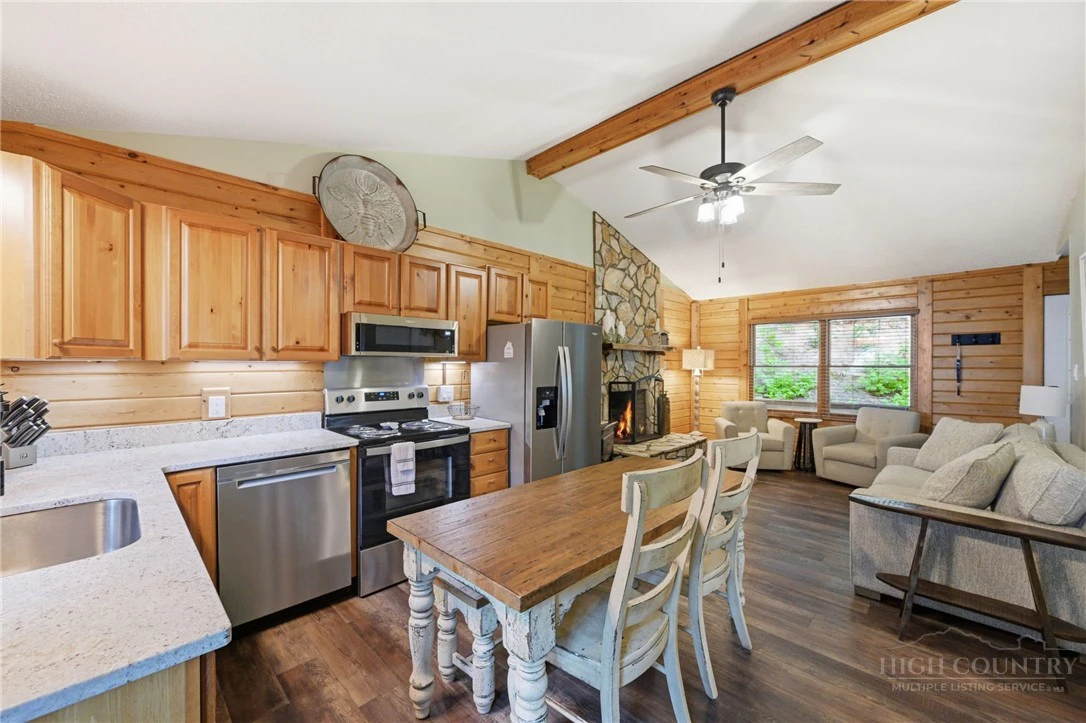 Image number 9 for the current listing