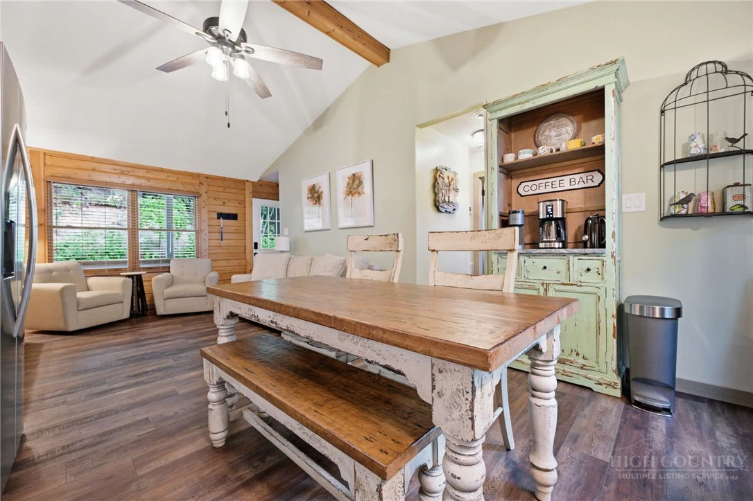 Image number 10 for the current listing