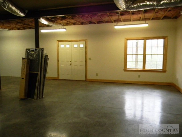 Image number 12 for the current listing