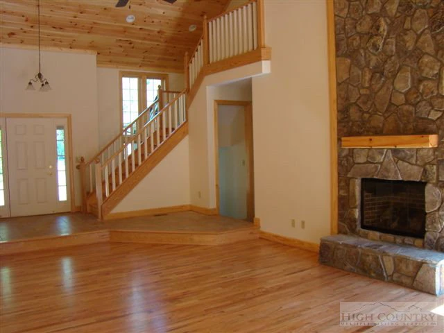 Image number 8 for the current listing