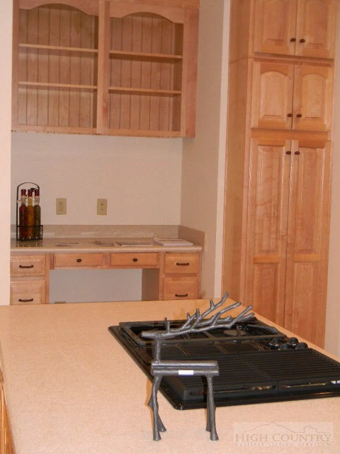 Image number 4 for the current listing