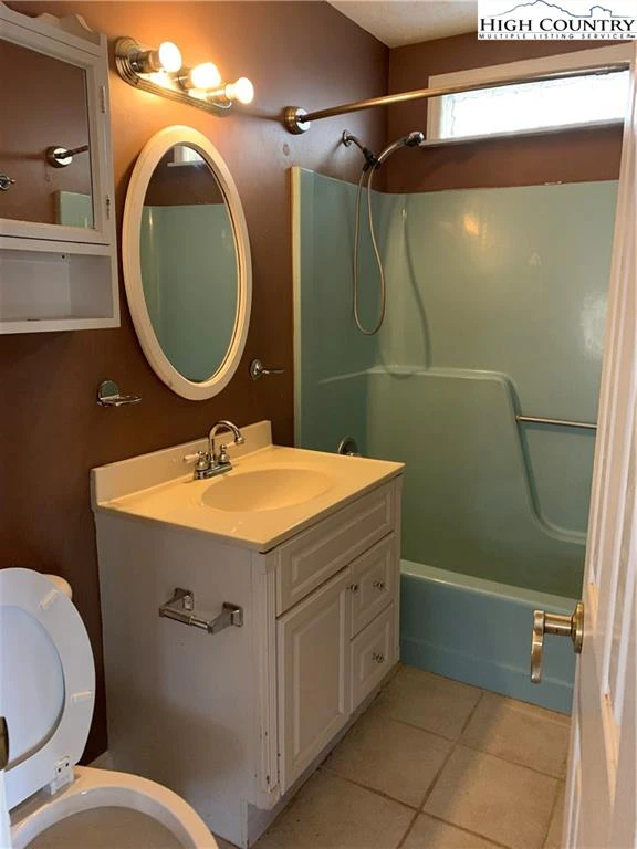Image number 12 for the current listing