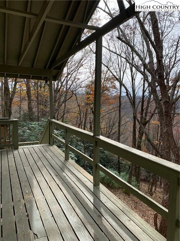 Image number 13 for the current listing