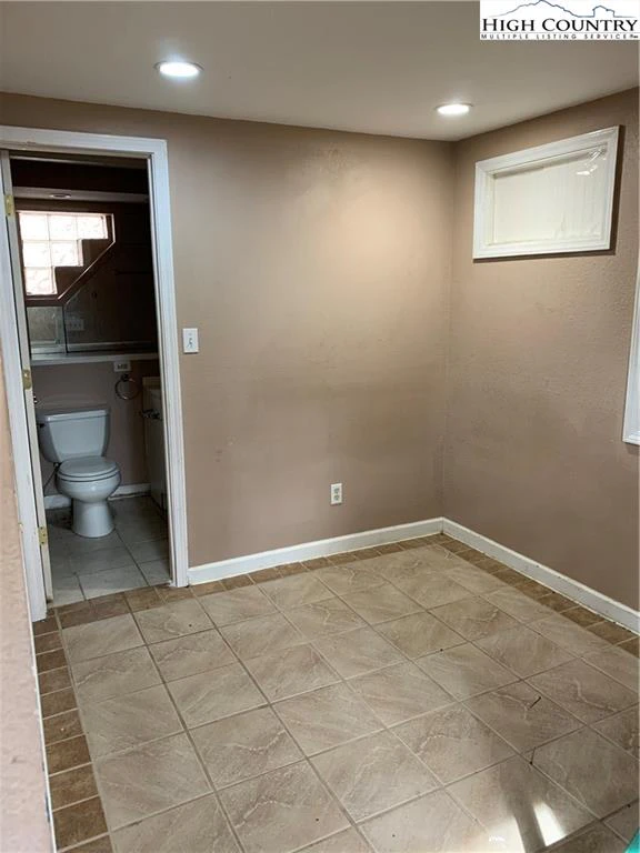Image number 6 for the current listing