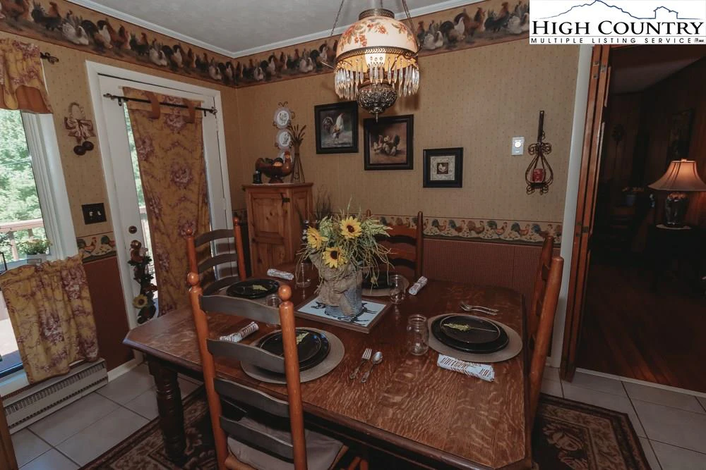 Image number 21 for the current listing