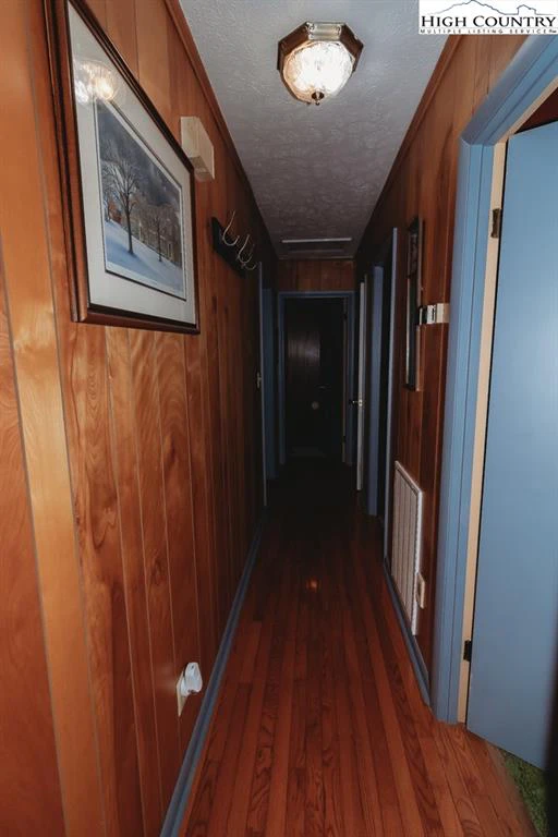 Image number 15 for the current listing