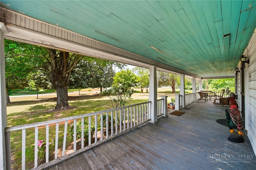 Image number 10 for the current listing