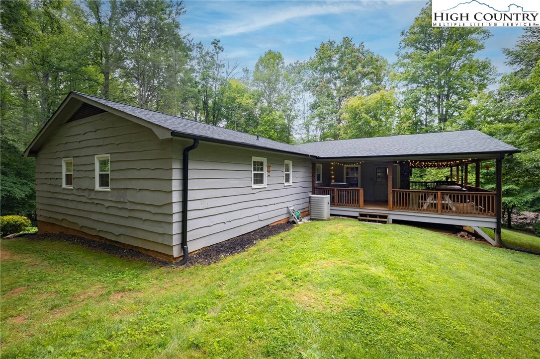 Image number 3 for the current listing