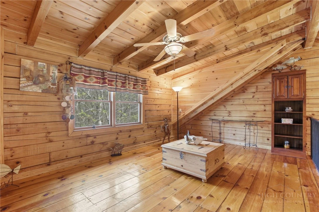 Image number 9 for the current listing