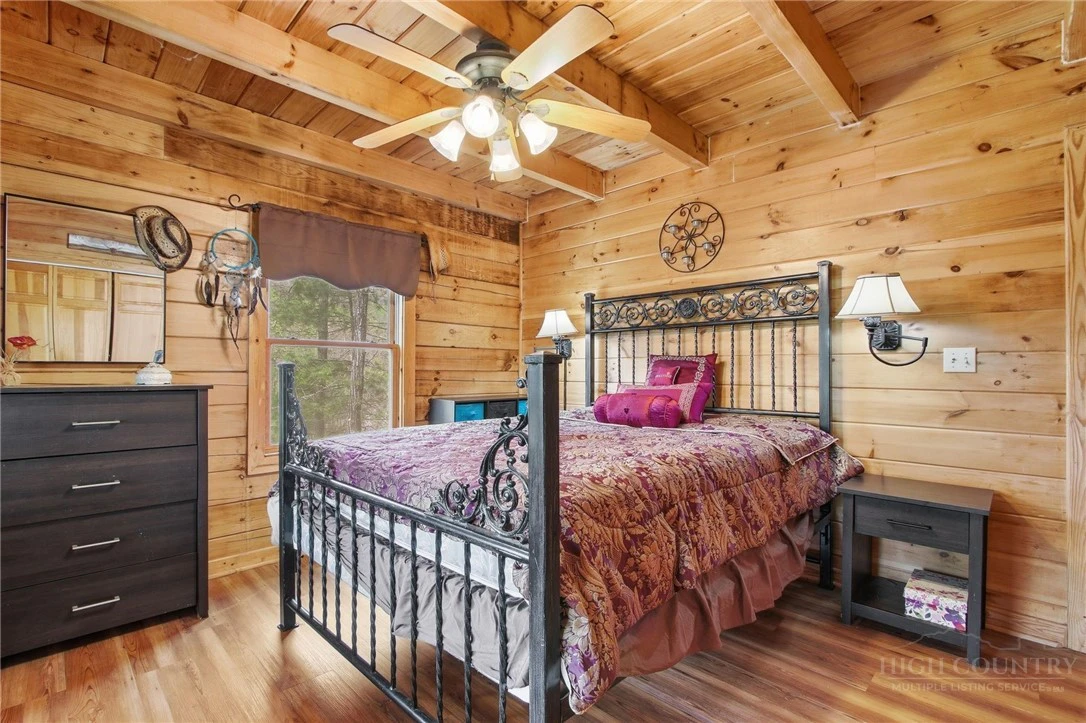 Image number 10 for the current listing