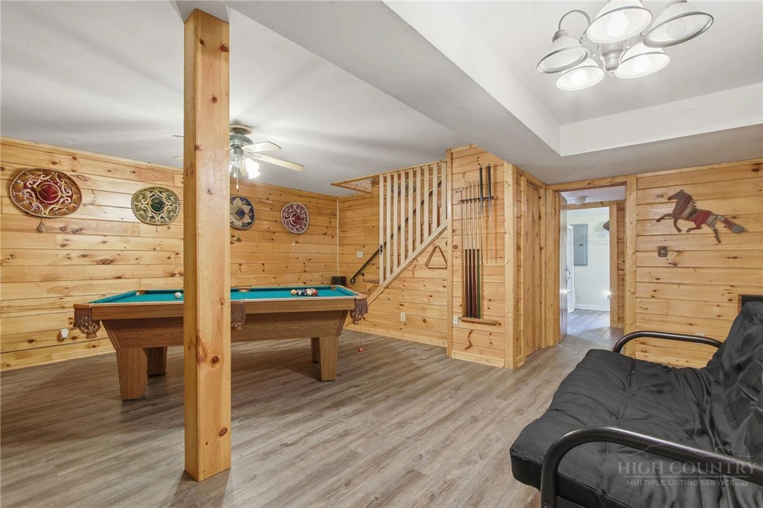 Image number 18 for the current listing