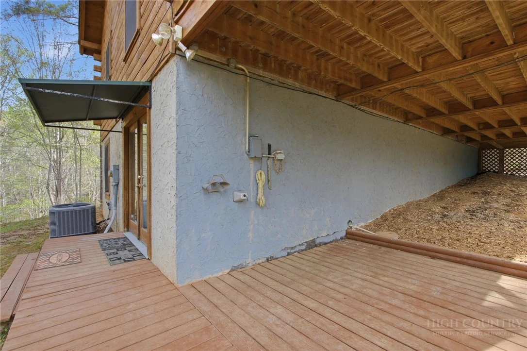 Image number 21 for the current listing