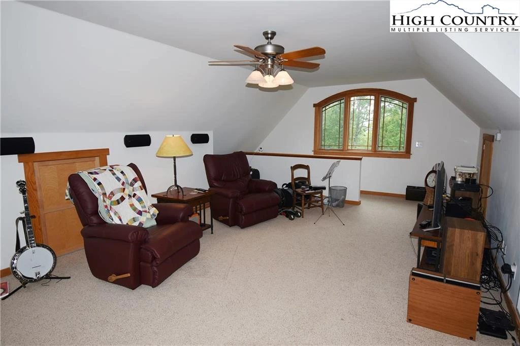 Image number 7 for the current listing
