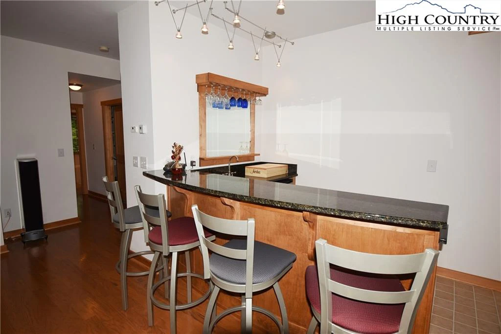 Image number 12 for the current listing