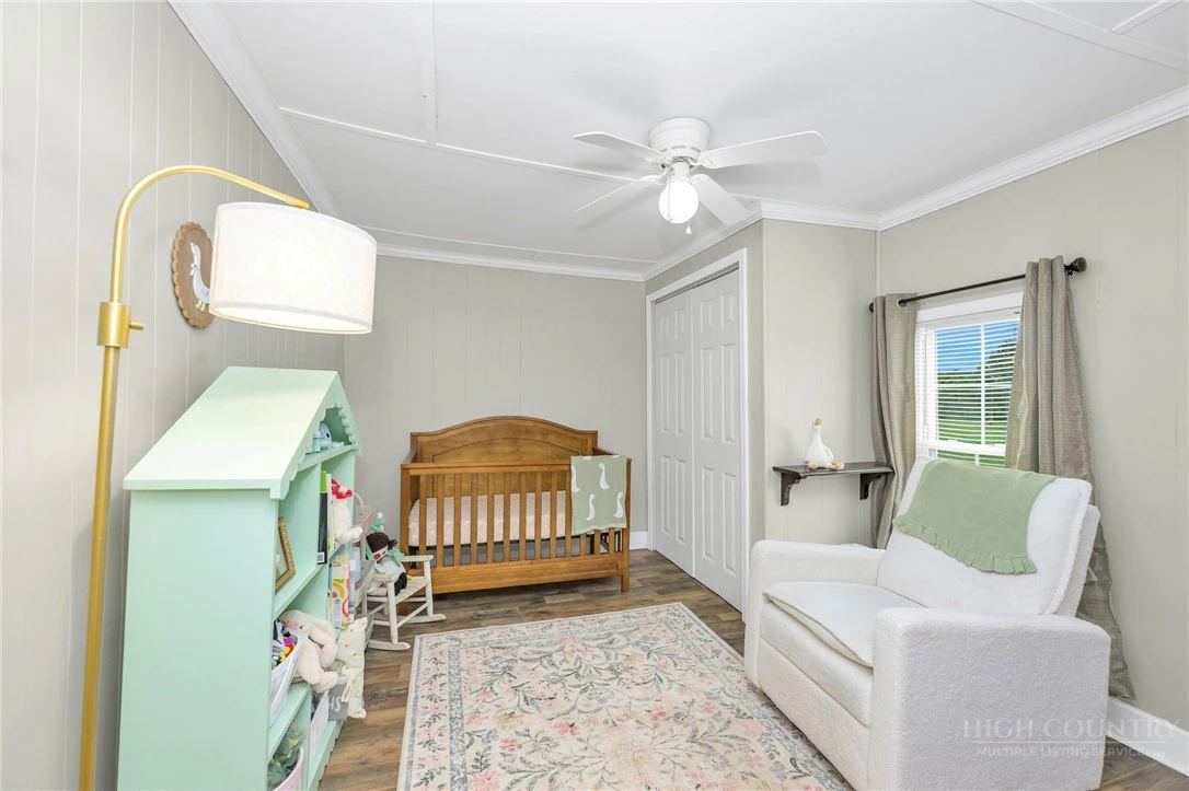 Image number 3 for the current listing