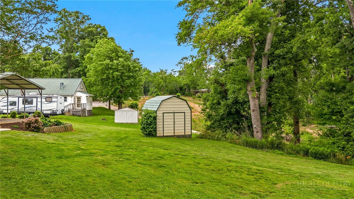 Image number 17 for the current listing