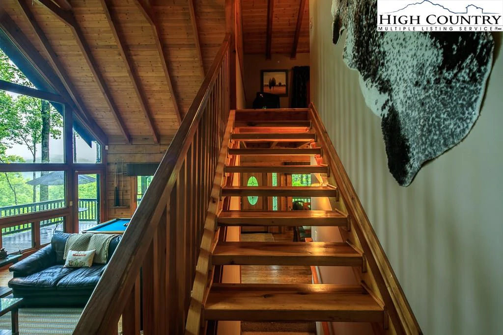 Image number 4 for the current listing