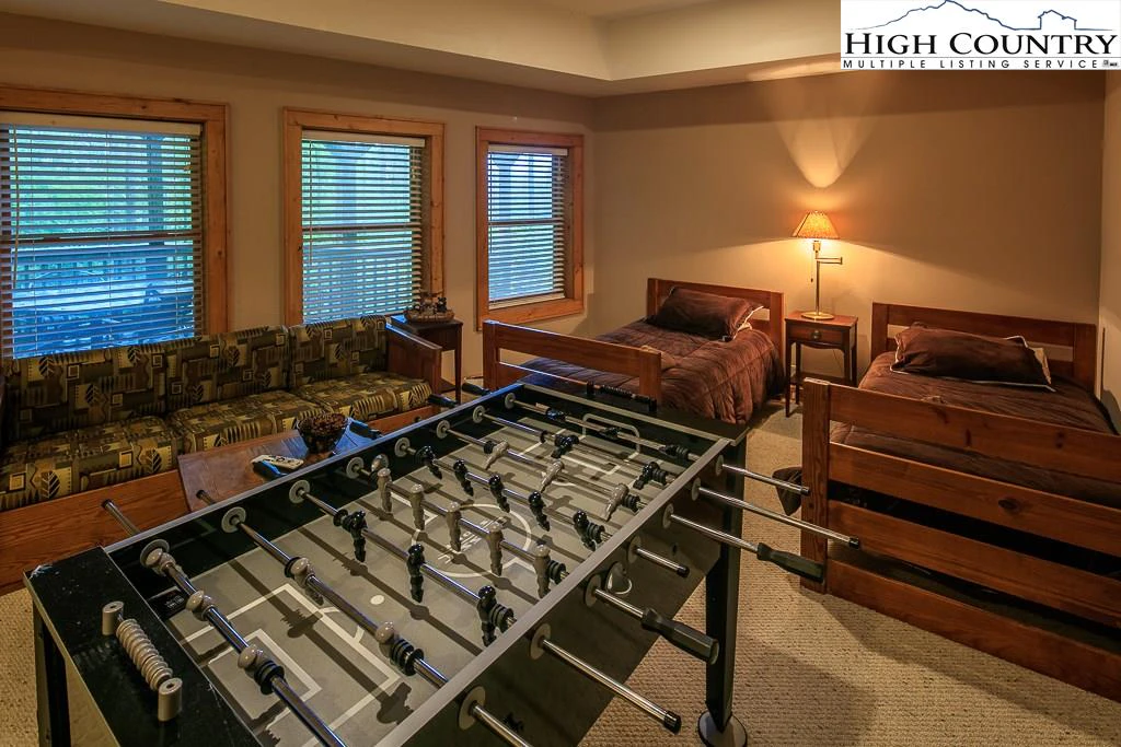 Image number 2 for the current listing