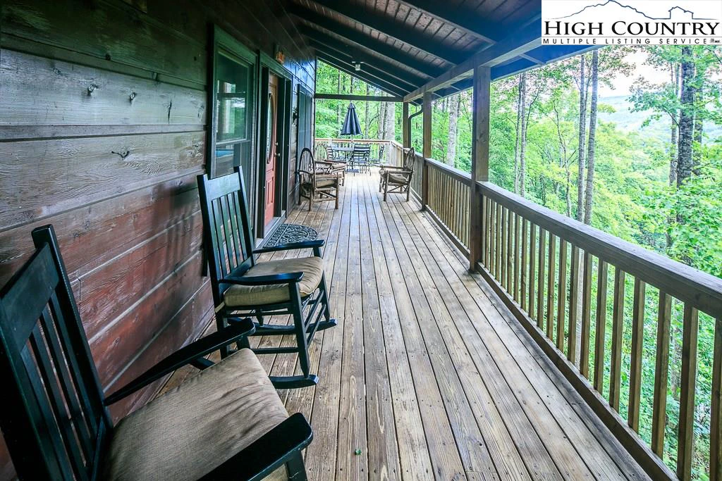 Image number 19 for the current listing