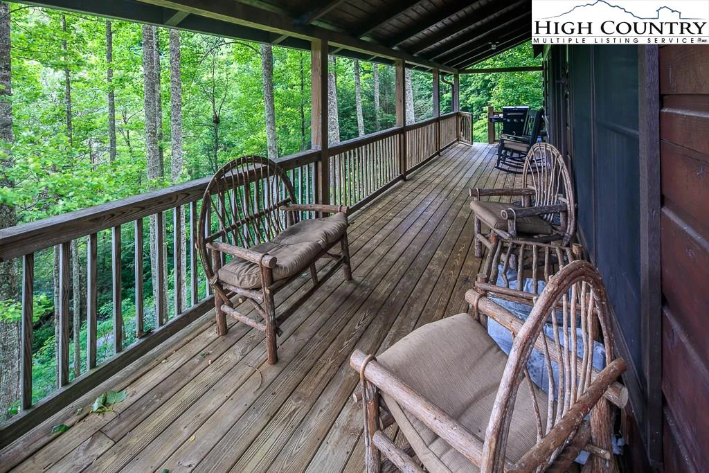 Image number 21 for the current listing