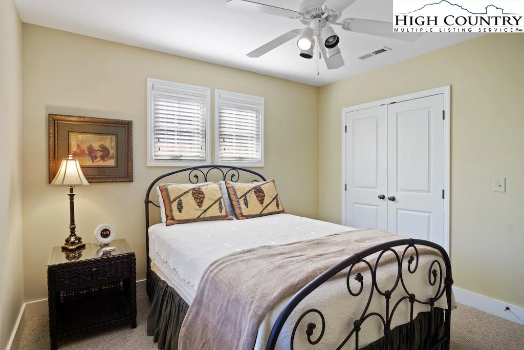 Image number 6 for the current listing