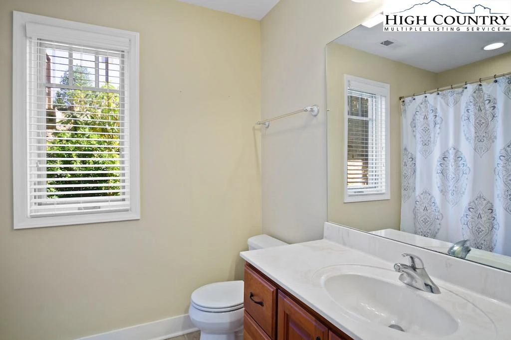 Image number 8 for the current listing