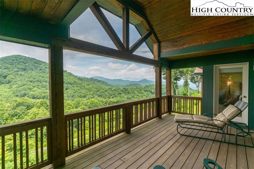 Image number 1 for the current listing
