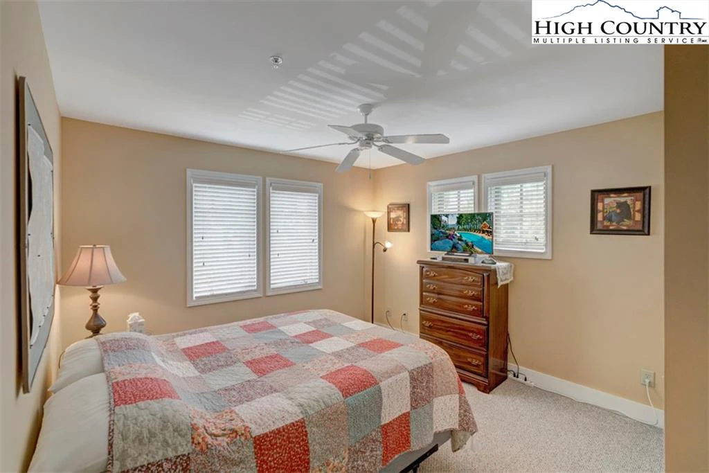 Image number 12 for the current listing