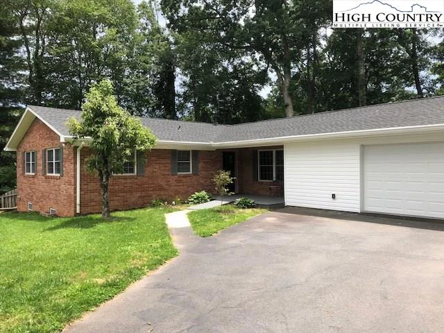 Image number 1 for the current listing
