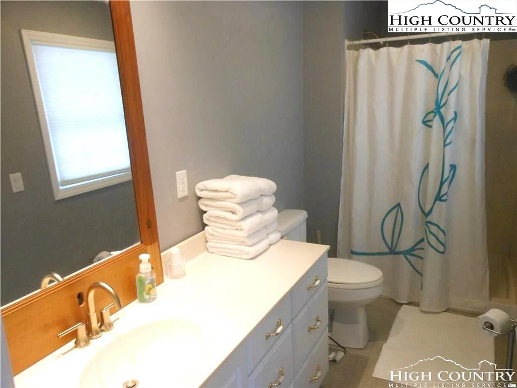 Image number 11 for the current listing