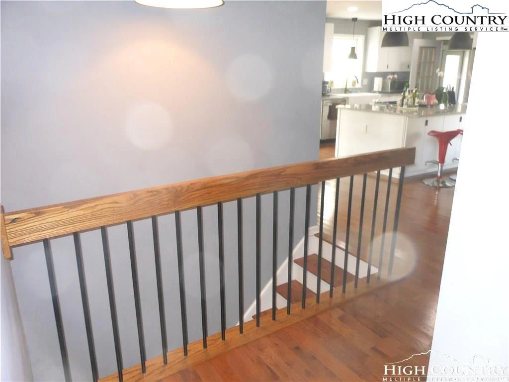 Image number 4 for the current listing