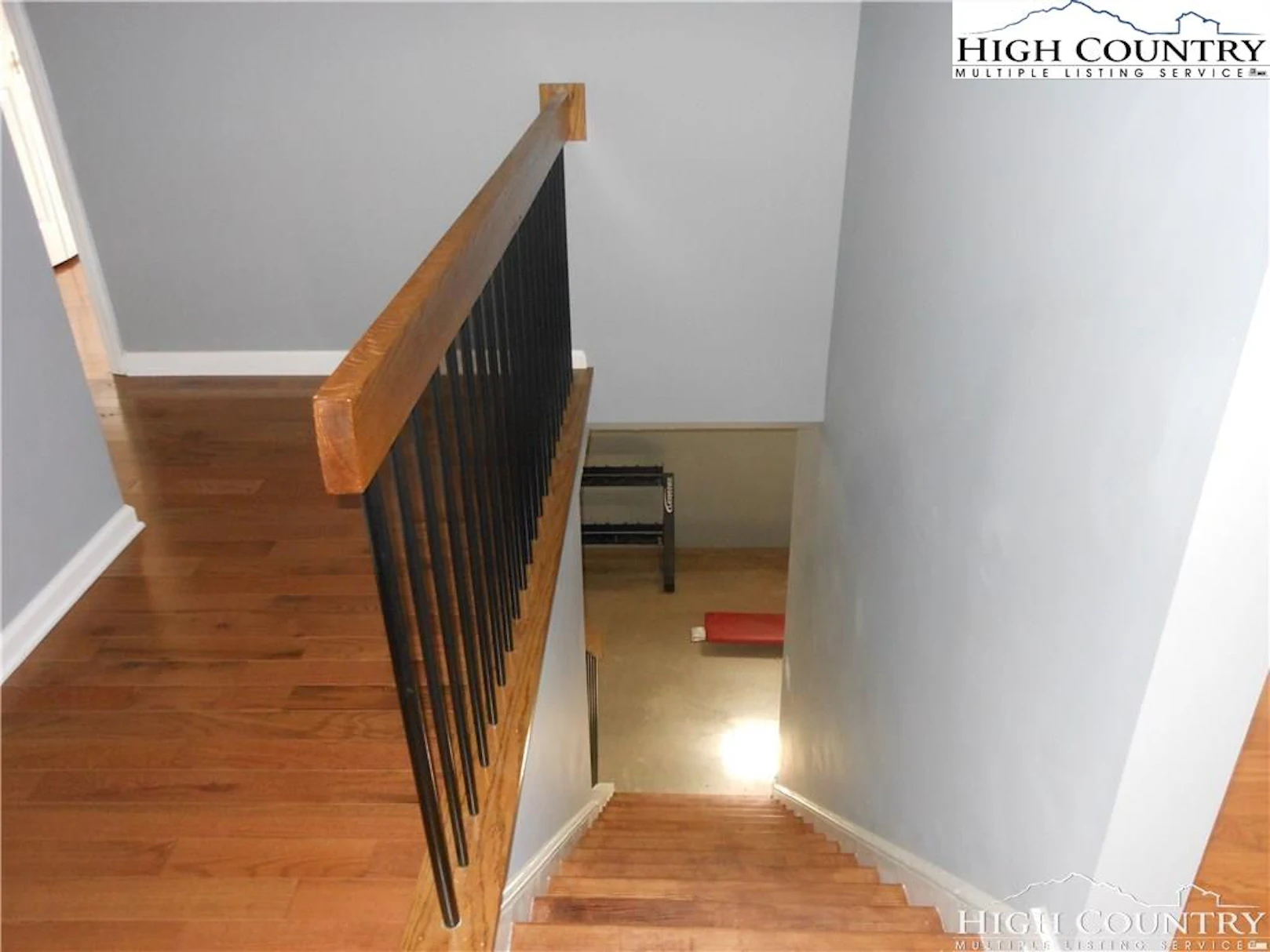 Image number 5 for the current listing