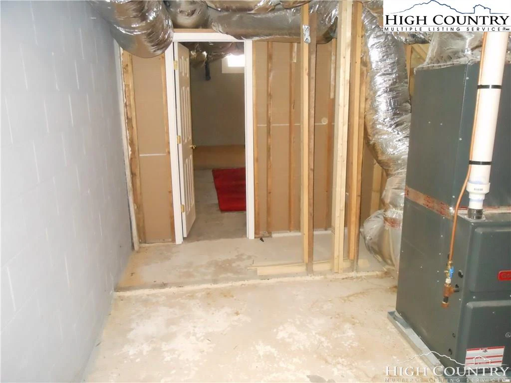 Image number 2 for the current listing