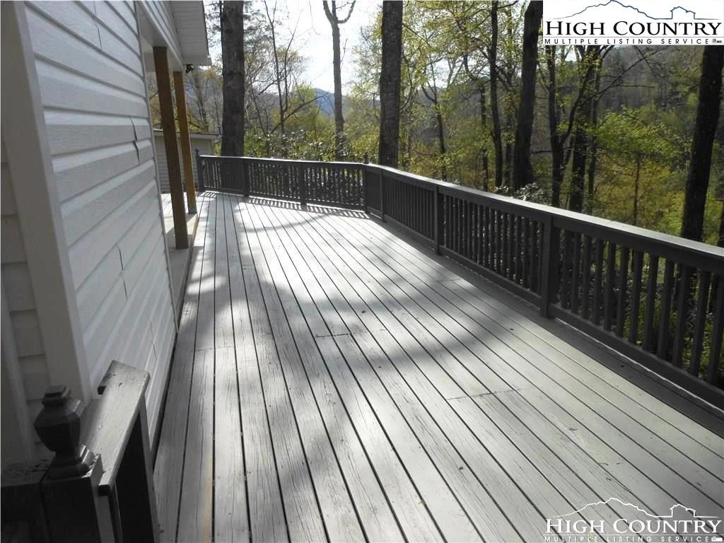 Image number 15 for the current listing