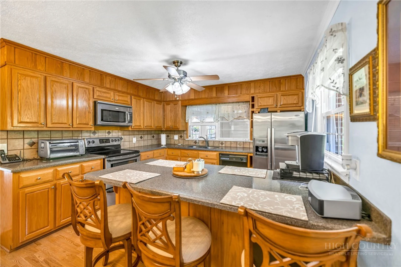 Image number 18 for the current listing