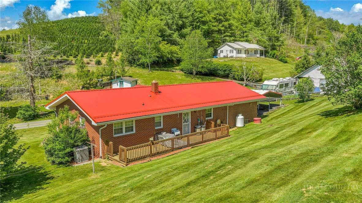 Image number 19 for the current listing