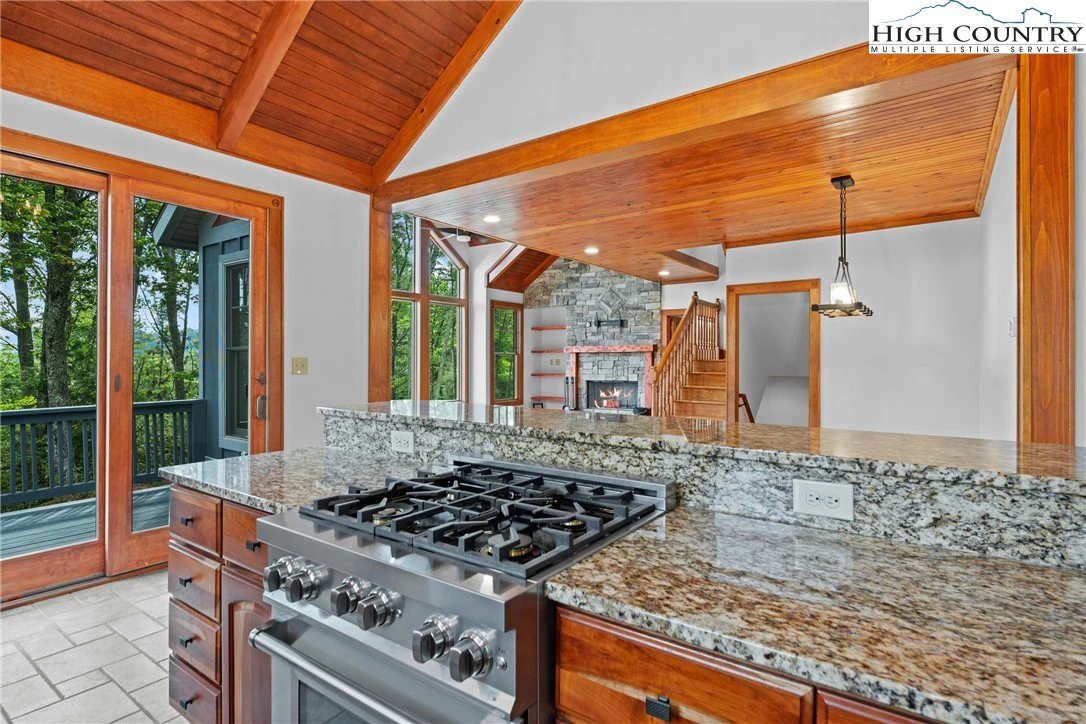 Image number 21 for the current listing