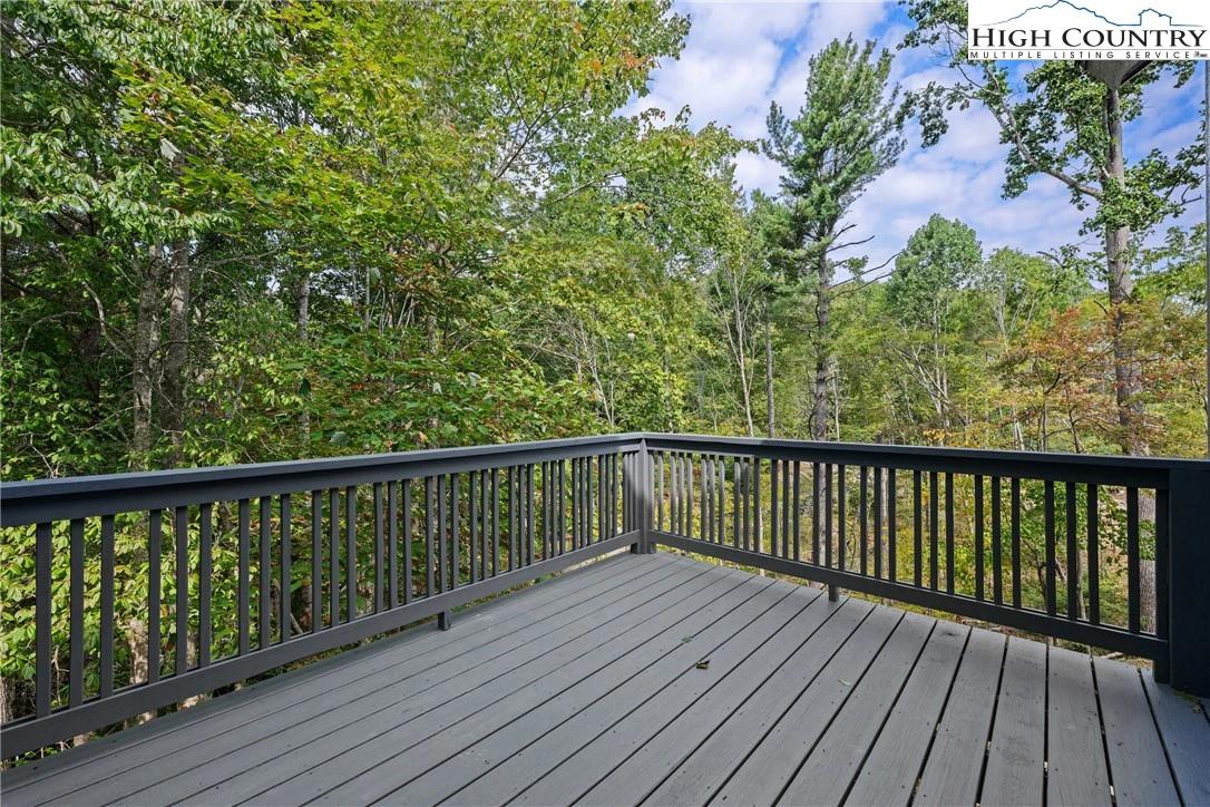 Image number 10 for the current listing