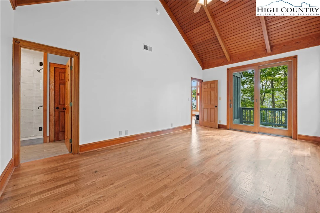 Image number 5 for the current listing