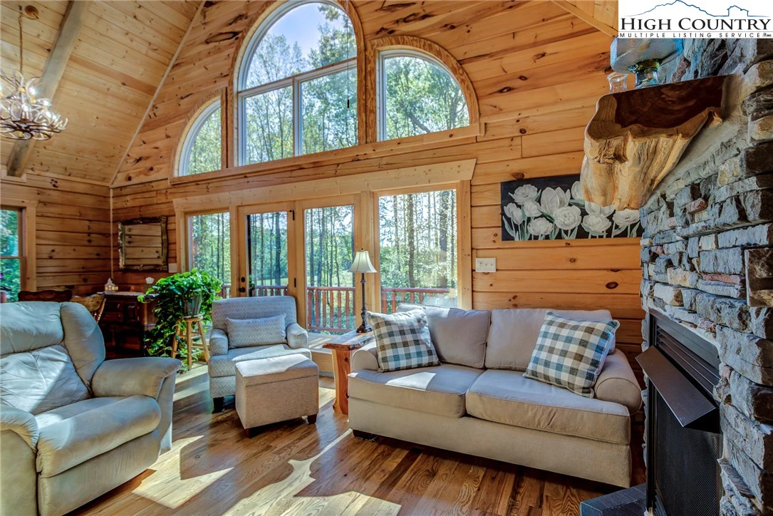 Image number 12 for the current listing