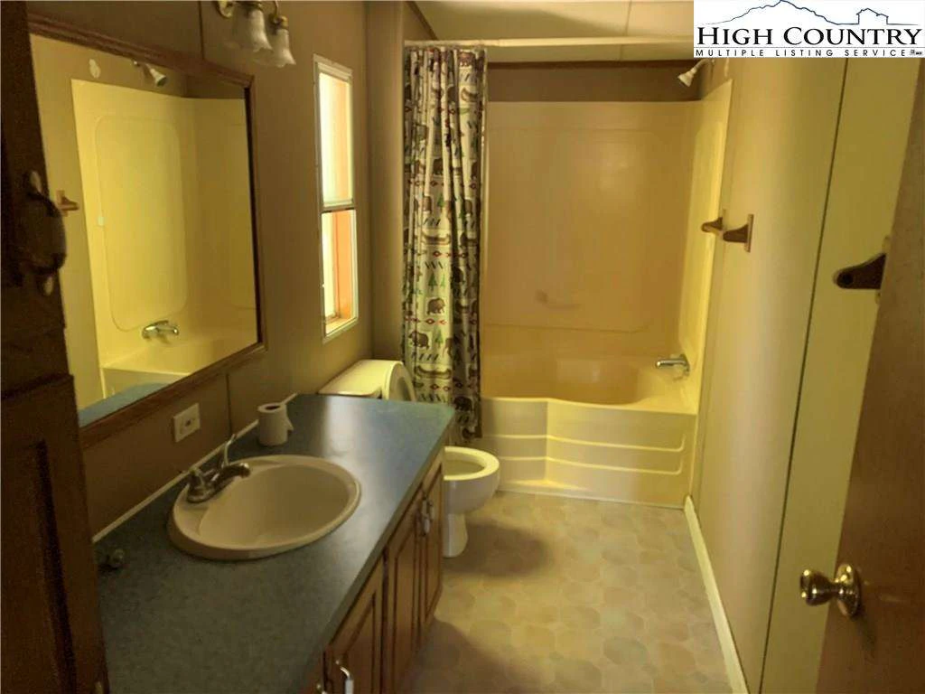 Image number 9 for the current listing