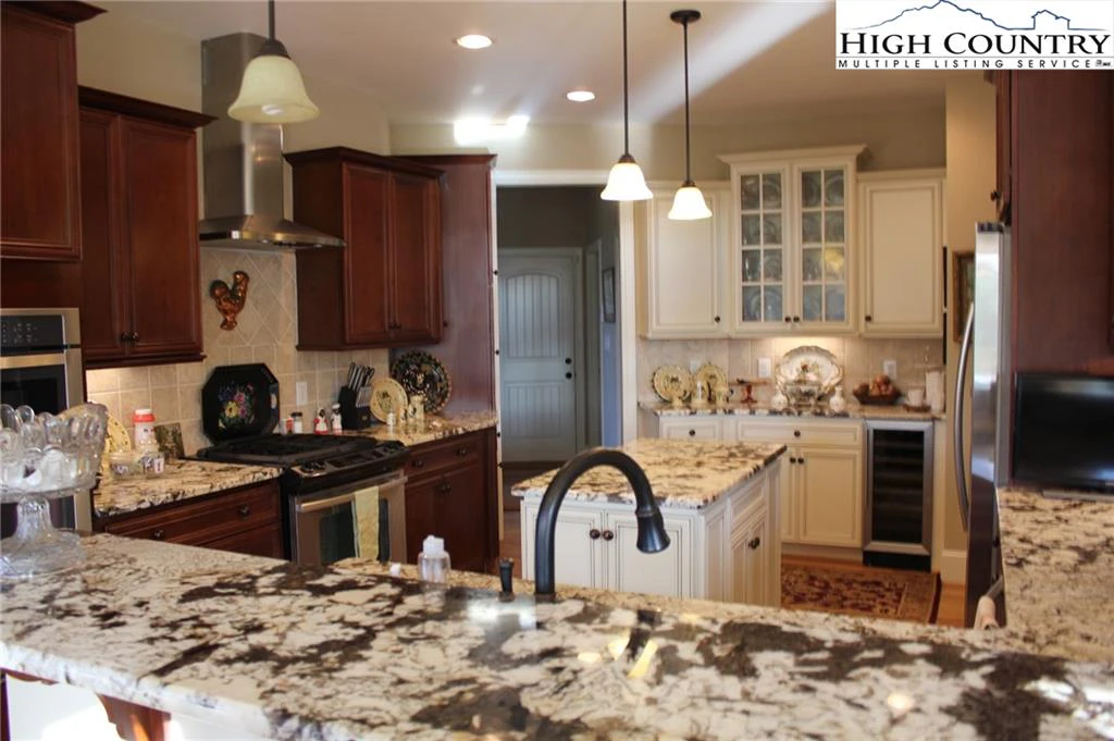 Image number 6 for the current listing
