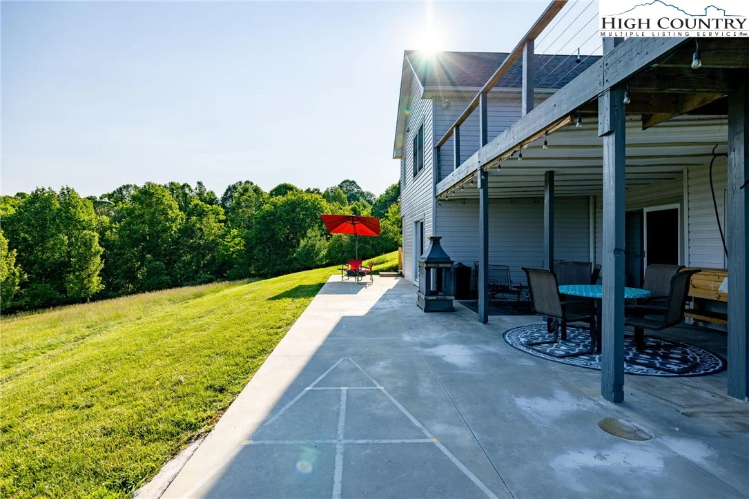 Image number 16 for the current listing