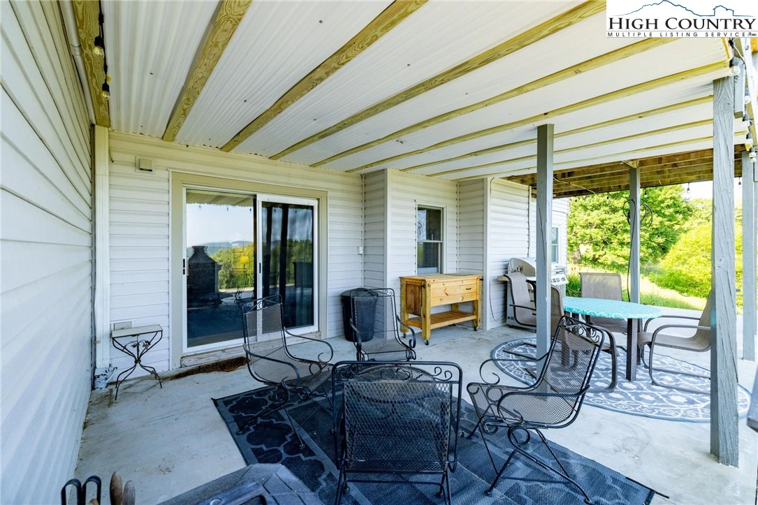 Image number 17 for the current listing