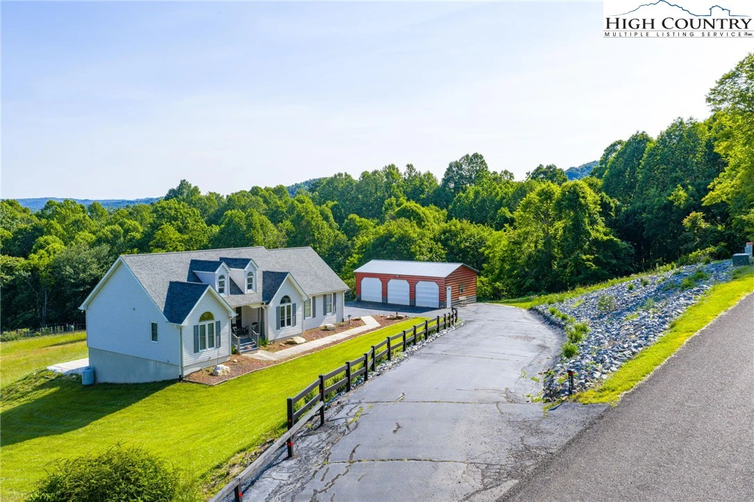 Image number 19 for the current listing
