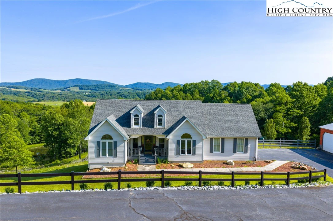 Image number 1 for the current listing