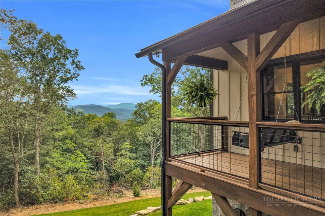 Image number 6 for the current listing