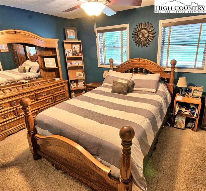 Image number 13 for the current listing